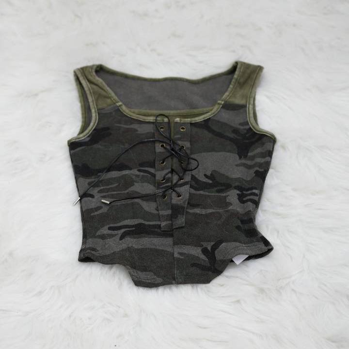 Grey & Olive Camo Lace-Up Crop Tank Top - Image 2